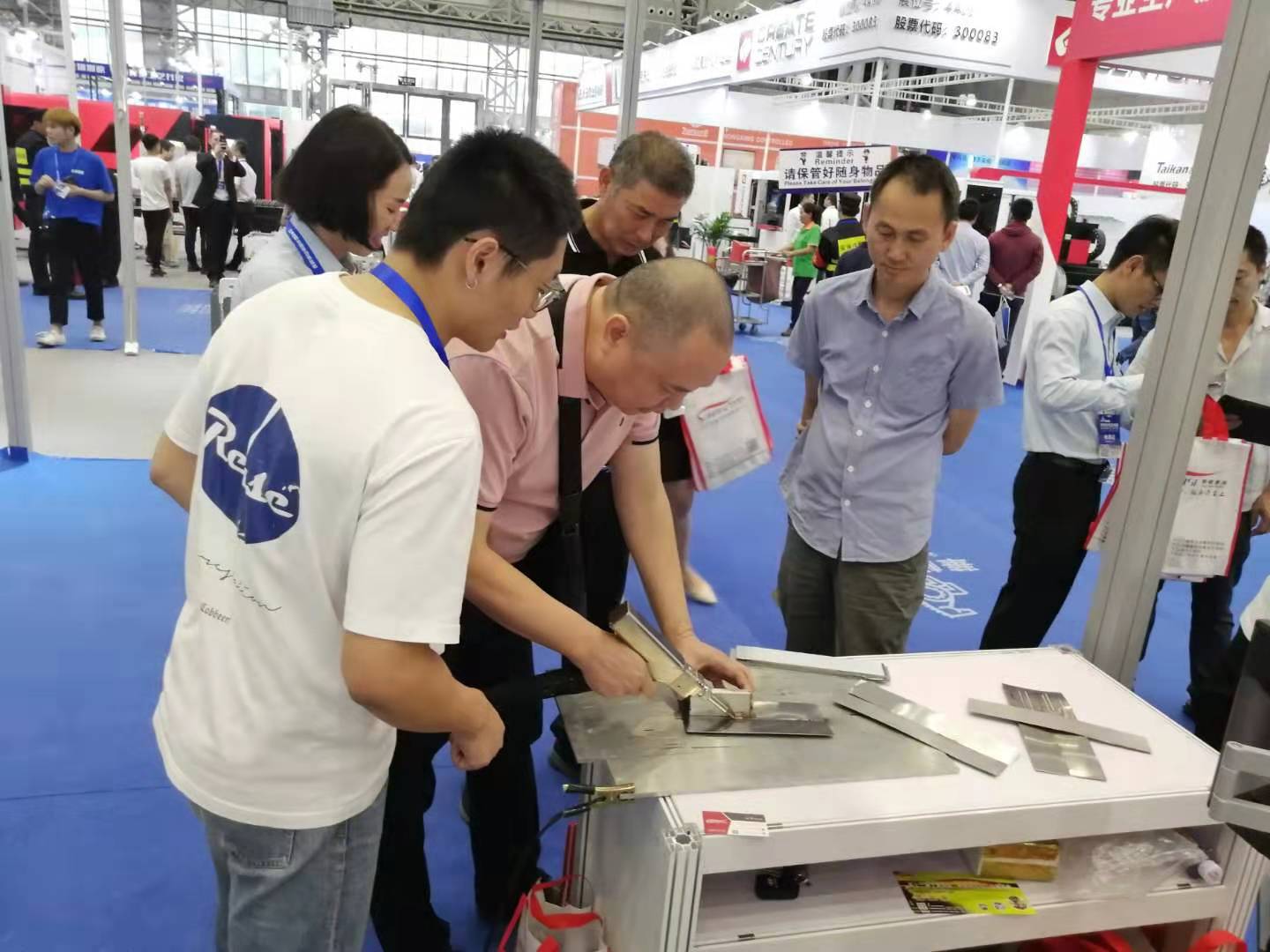 賽碩激光國外客戶是如何培訓的？